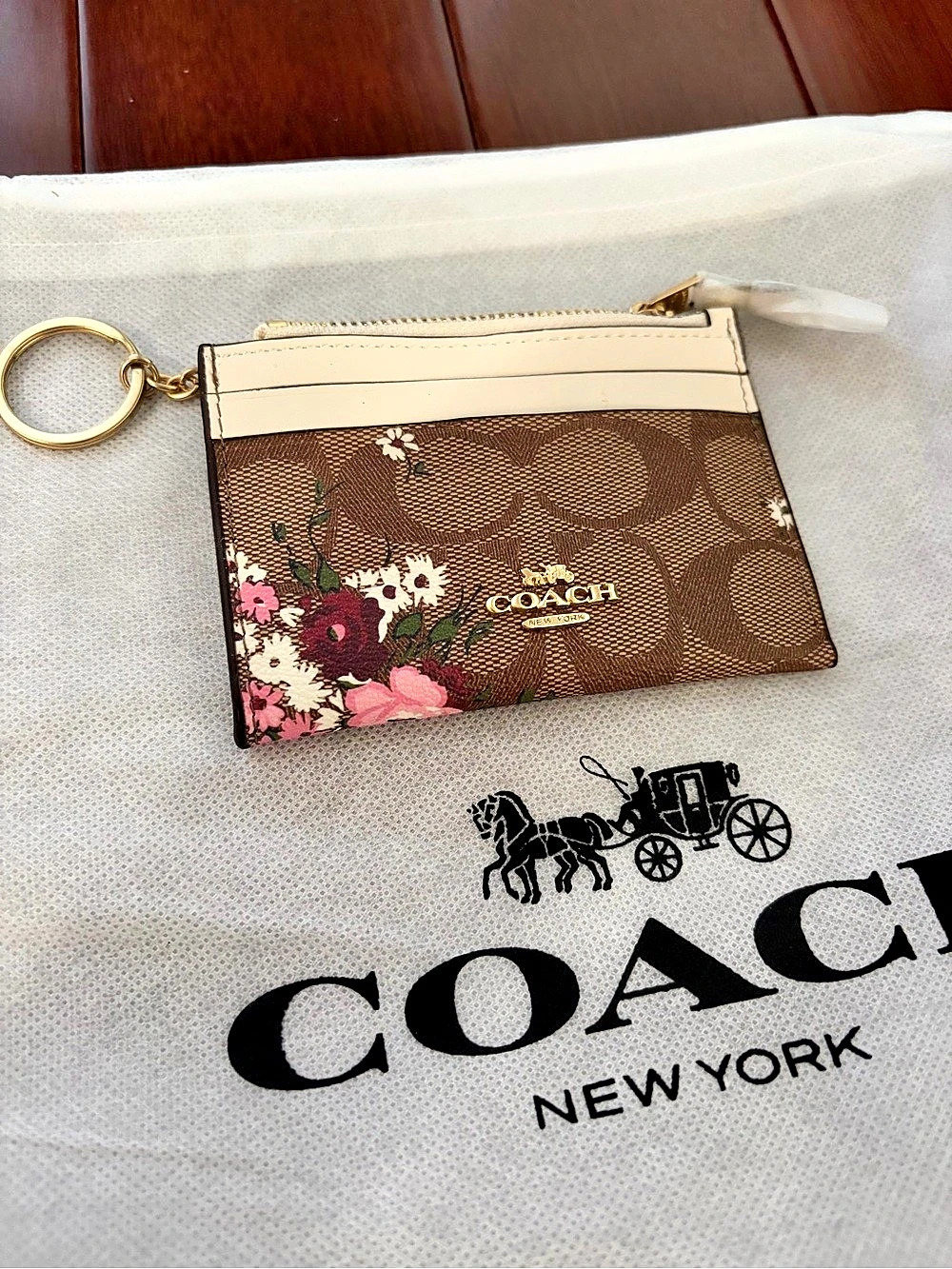 Coach Wallet In Signature Canvas